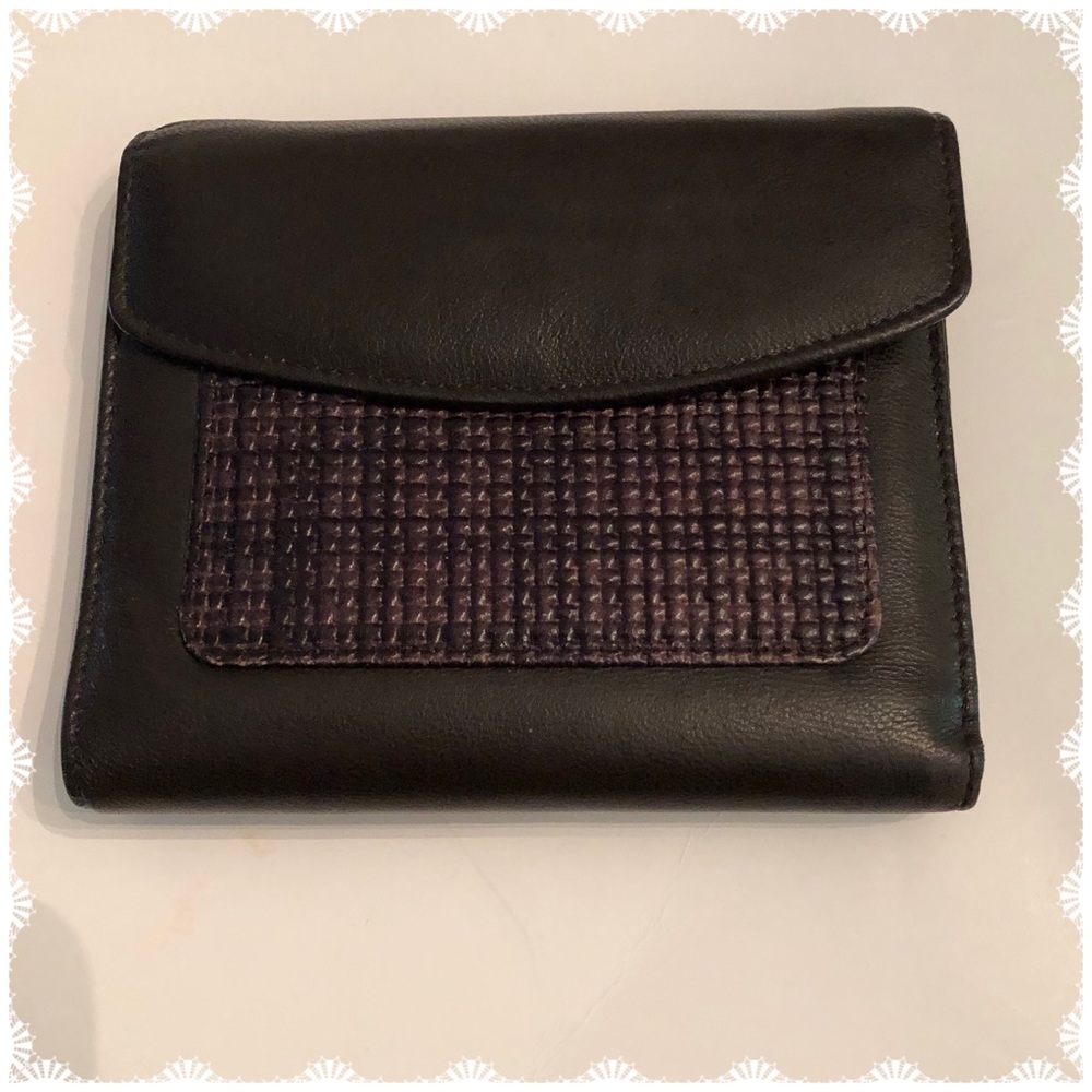 NWOT Genuine Brown Leather Wallet by Buxton